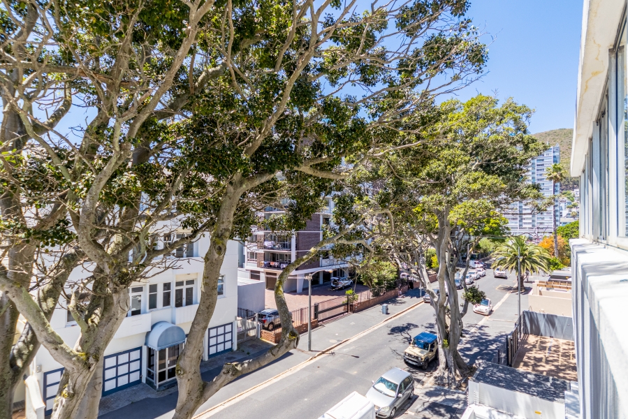 2 Bedroom Property for Sale in Sea Point Western Cape